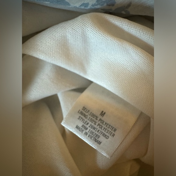 Blue & white romper size M from Francesca’s - Picture 4 of 4